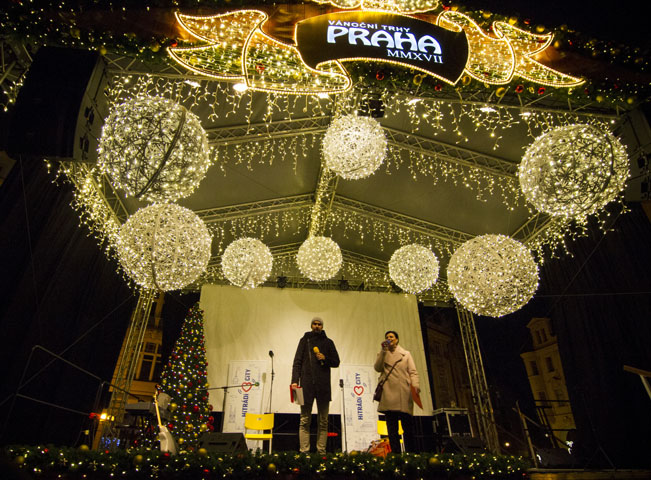Projekt Rozsviťte s námi Prahu vyvrcholil 2. prosince na Staroměstském náměstí v Praze. Foto: Hitrádio City 93,7 FM