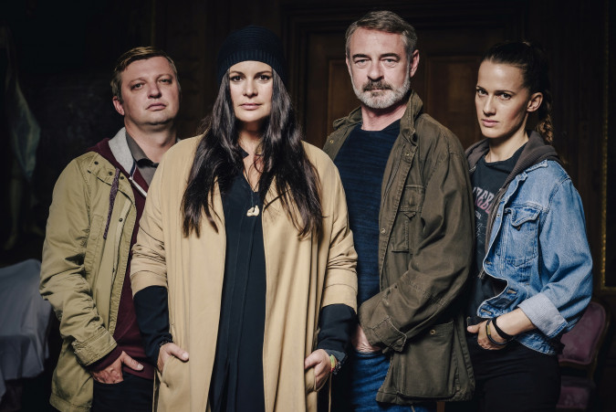 Epizodický 8 dílný kriminální seriál. Ústředními aktéry seriálu jsou vyšetřovatelé vražd brněnské kriminálky, kterým velí 35 letá kriminalistka Karin. Ta se svými kolegy řeší trestné činy vražd, které jsou páchány v Brně a jeho okolí.